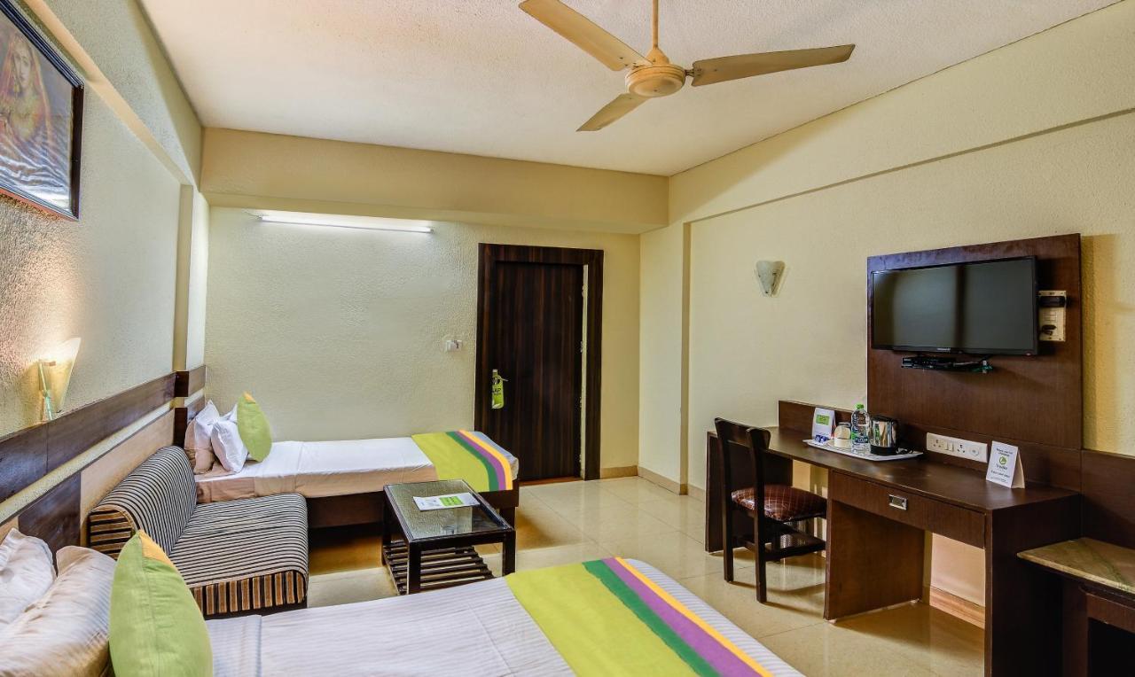 Treebo The Shagun Peer Gate Hotell Bhopal Exteriör bild